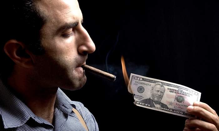 millonario-dinero-billete-dolar-getty.jpg