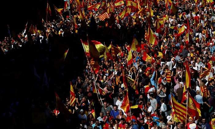 manifestacion-barcelona-contra-independencia-reuters.jpg
