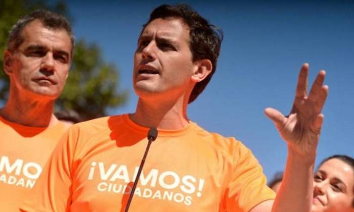 rivera-canto-arrimadas-efe.jpg
