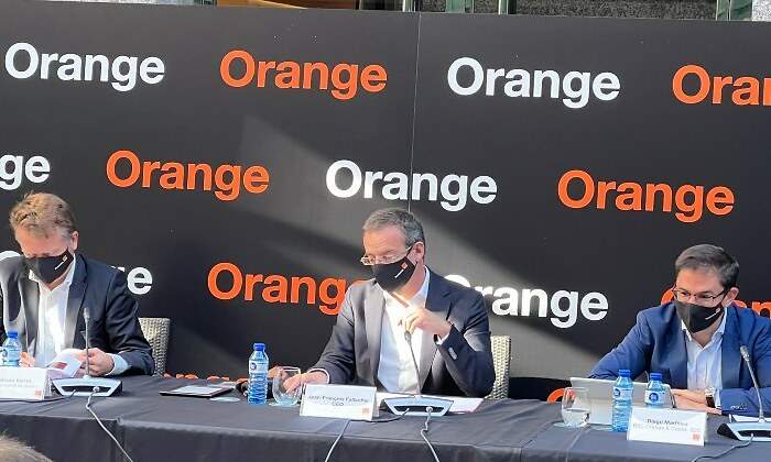 orange-rueda-prensa-1.jpg