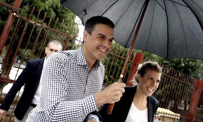 pedro-sanchez-paraguas-galicia-efe.jpg