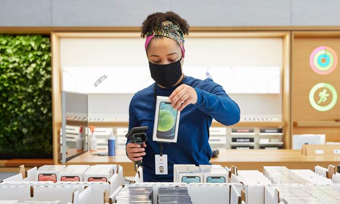 apple-empleado-2.jpg