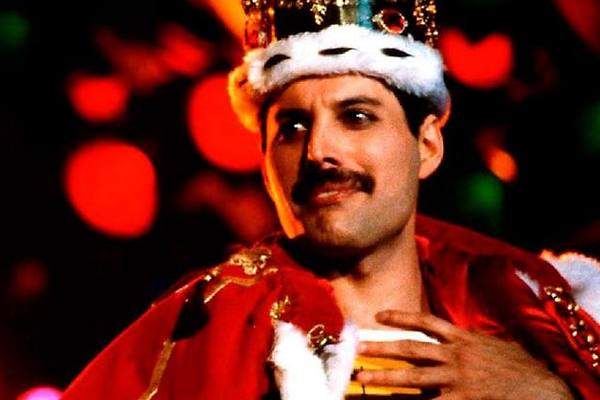 Freddie Mercury Envia Regalos De Navidad A Sus Amigos 28 Anos Despues De Su Muerte Informalia Es