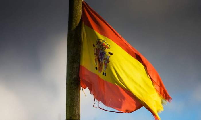 espana-bandera-rota.jpg