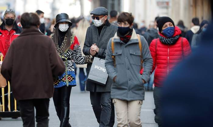 mascarillas-calle-roma-reuters.jpg
