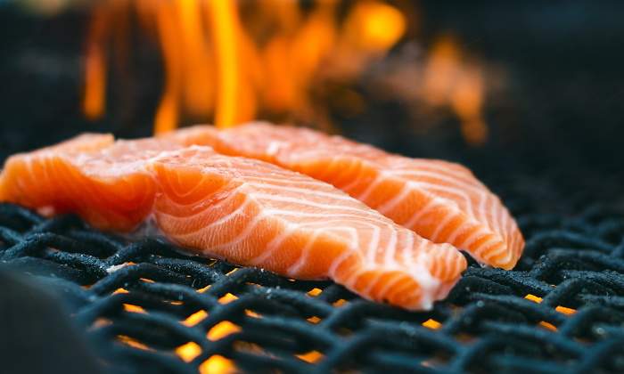 salmon-noruego-vitamina-D-covid-19.jpg