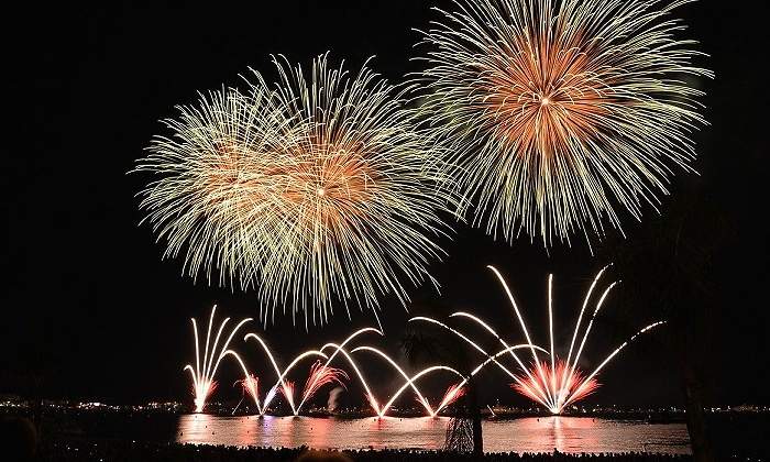 fuegos-artificiales-fireworks-pixabay-770x420.jpg