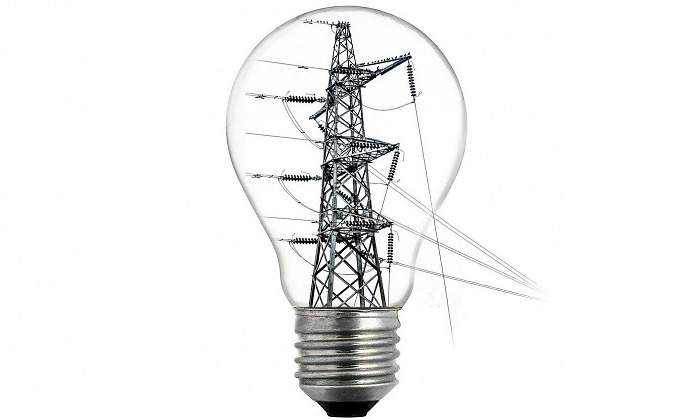 bombilla-electricidad-torre-alta-tension-770-pixabay.jpg