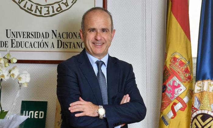Mairal-Rector-UNED-19-dic18-defini.jpg