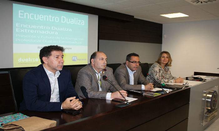 Encuentro-Dualiza-Badajoz-defini.jpg