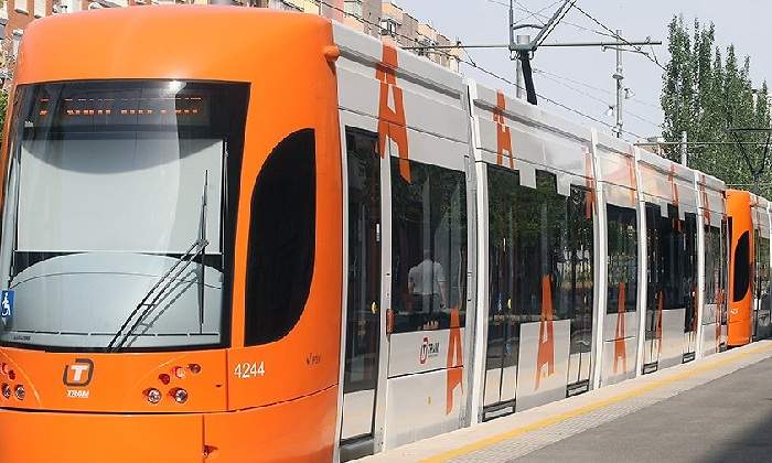 TRAM_Alicante_FGV_DobleConvoy_07.jpg