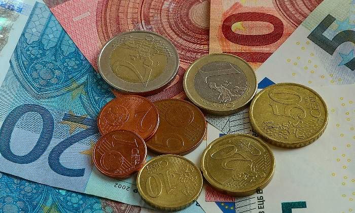 euros-billetes-monedas-dreamstime.jpg