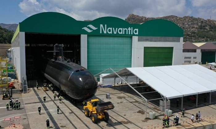 Navantia presenta este jueves en Cartagena el 'Isaac Peral' 700x420_submarino-navantia-taller