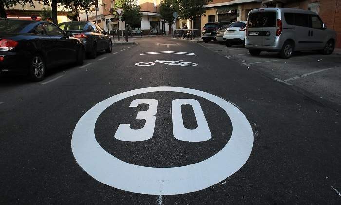 senal-30-coches-trafico-getafe-ayuntamiento.jpg