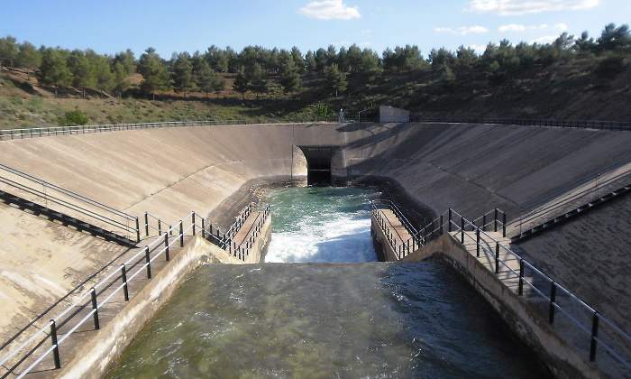 canal-regantes.jpg