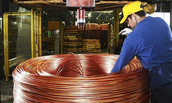cobre-trabajador-istock-770.jpg