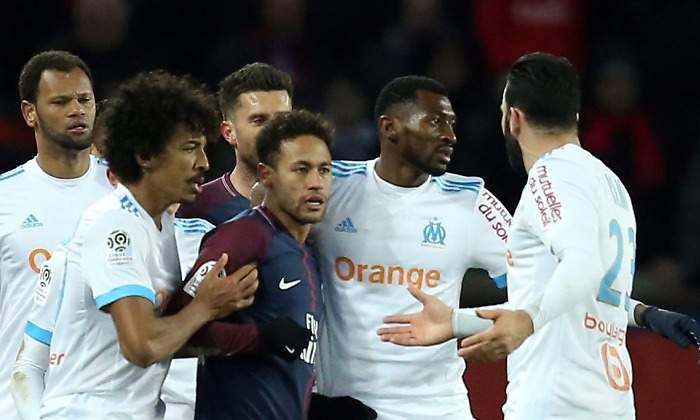 Neymar-encara-jugadores-Olympique-2018-reuters.jpg