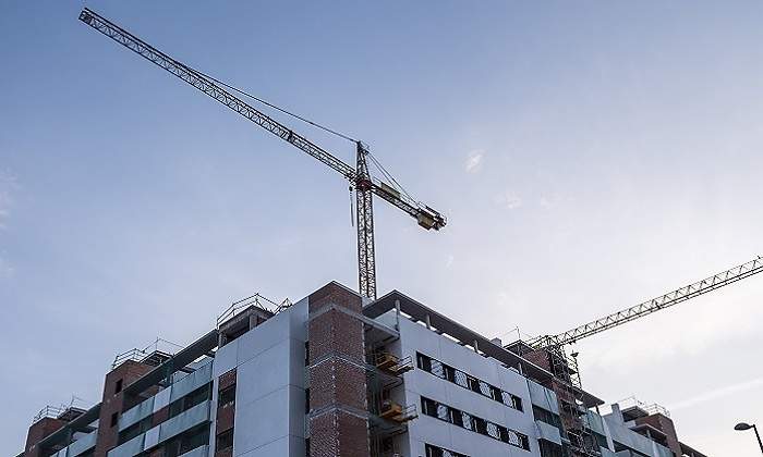 Construccion-con-gruas.jpg
