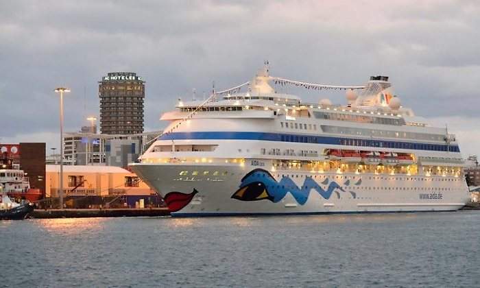 Un crucero en el puerto de Las Palmas de Gran Canaria
