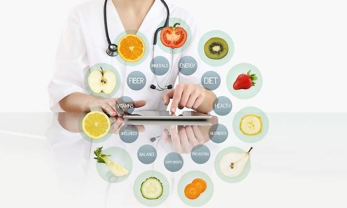 doctora-especial-alimentacion-telefono-istock.jpg