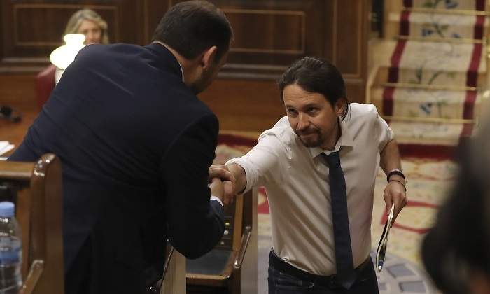 iglesias-abalos-saludo-mocion-efe.jpg