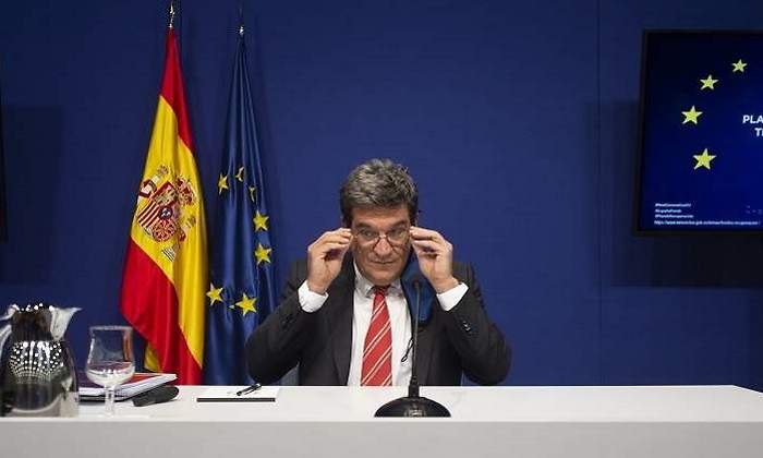 escriva-banderas-770.jpg