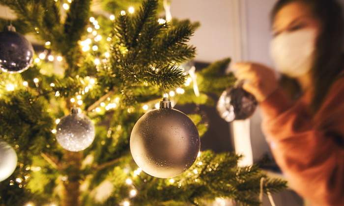 navidad-coronavirus-arbol-mascarilla-dreams.jpg