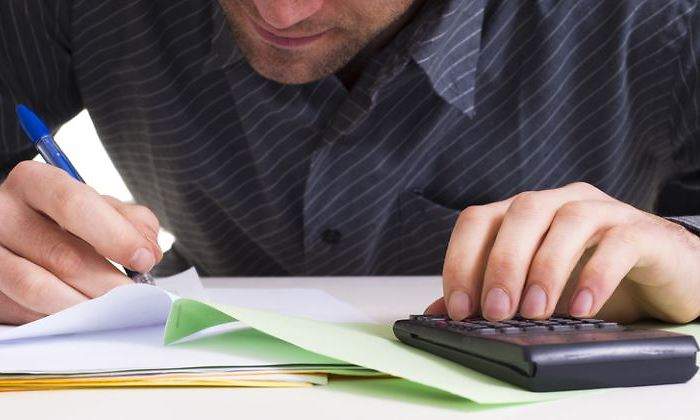 cuentas-calculadora-papeles-770-dreamstime.jpg