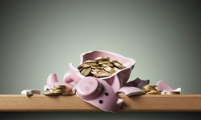 ahorro-hucha-cerdo-roto-istock.jpg