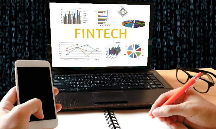 fintech-ordenador-telefono-770-dreamstime.jpg