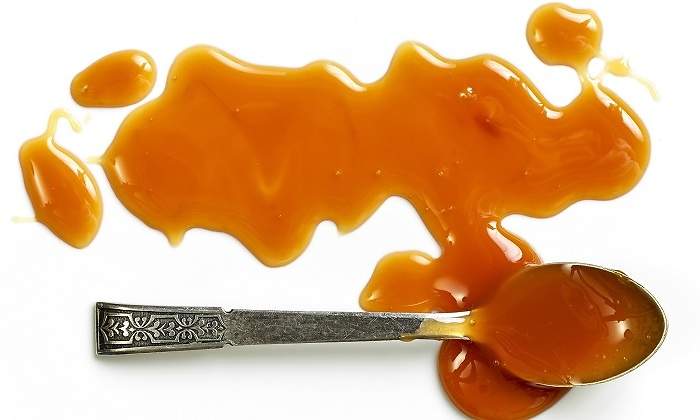 Mancha-de-caramelo-y-una-cuchara-iStock.jpg