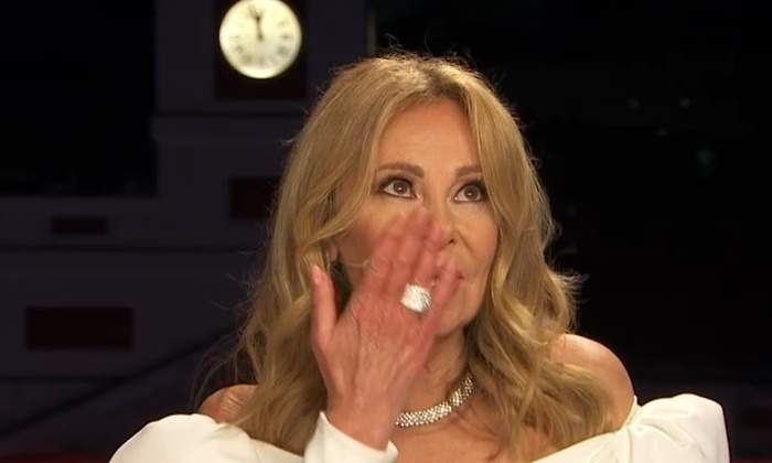 ana-obregon-beso-cielo.jpg