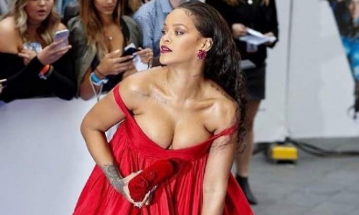 rihanna-pecho-770.jpg