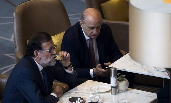 rajoy-fernandez-diaz-desayuno-efe.jpg