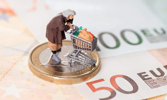 jubilada-billetes-euros-dreamstime.jpg