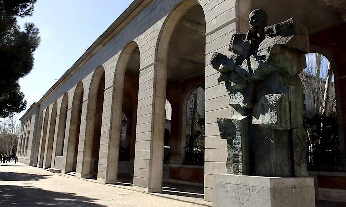 estatua-largo-caballero-efe.jpg