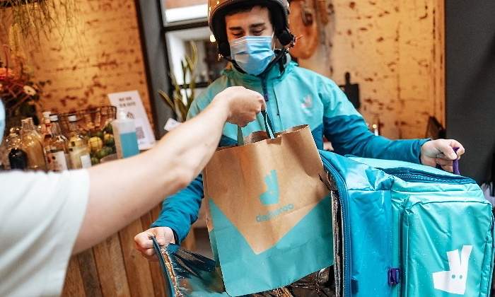 770-420-deliveroo-rider-comida-domicilio-europapress-ep.jpg