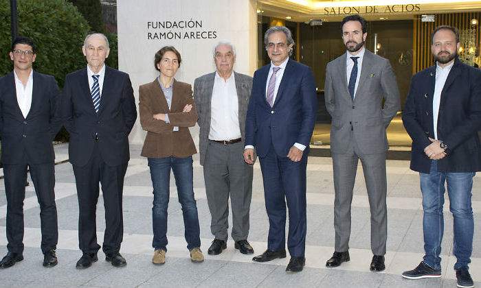 Participantes-en-la-mesa-redonda--El-papel-de-la-FP-en-la-innovacion--Fundacion--Ramon-Areces-defini.jpg