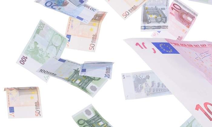 euros-billetes-volando.jpg