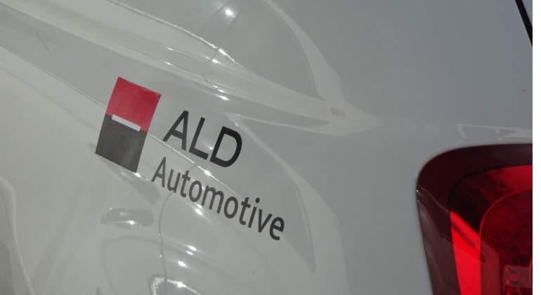 Logotivo de ALD en uno de sus coches.