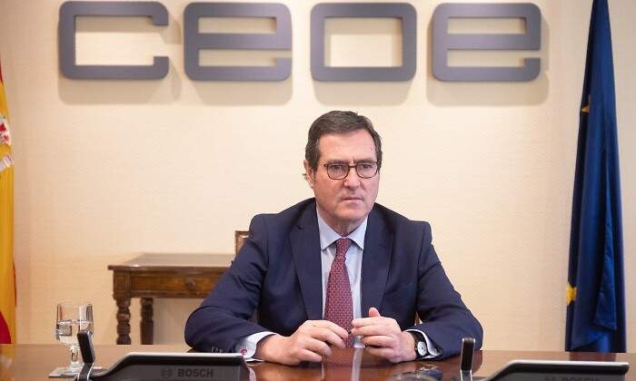 Garamendi-mesa-CEOE.jpg