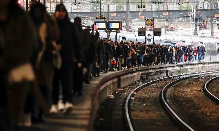 huelga-Francia-trenes-10diciembre2019-efe.jpg