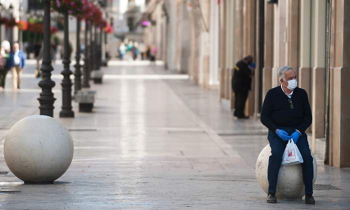 anciano-sentado-calle-larios-malaga-getty.jpg