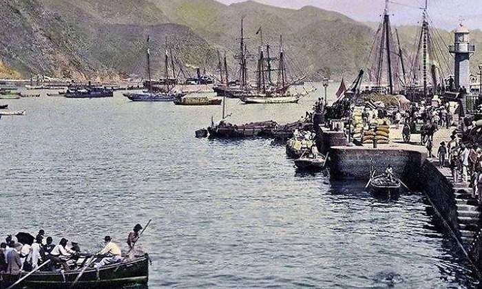 Imagen antigua de un puerto de Canarias