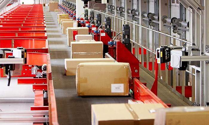 paquetes-almacen-logistica-cinta-770.jpg