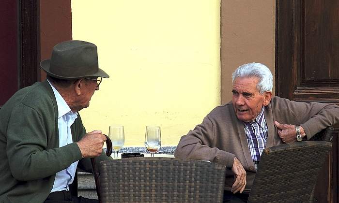 jubilados-charlan-pueblo.jpg