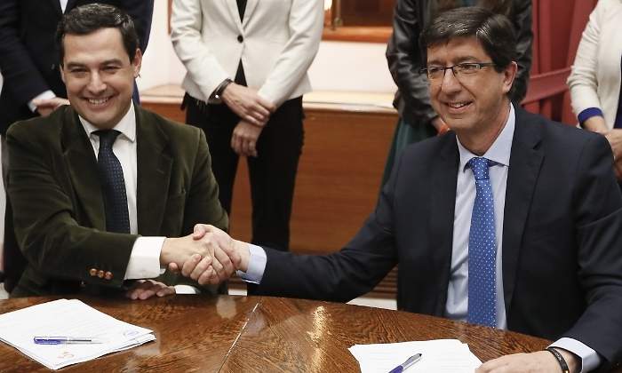 moreno-marin-firman-acuerdo-efe.jpg
