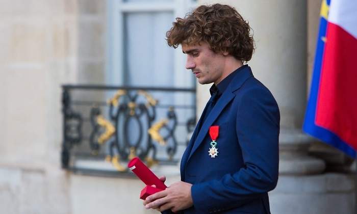 griezmann-legion-honor-cordon-press.jpg