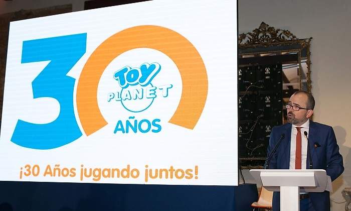 Toy-Planet_Ignacio-Gaspar.jpg