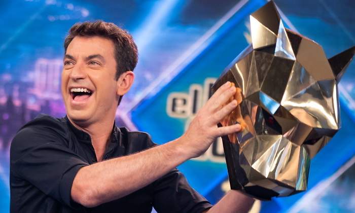 valls-mask-singer.jpg
